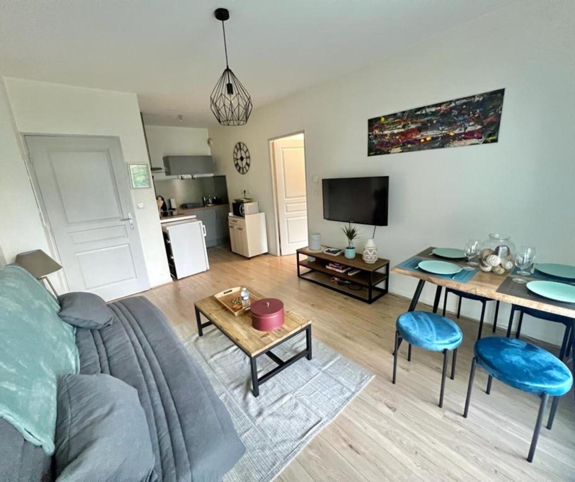Apartamento Le Renoir Terrasse De Plain-Pied Et Piscine Limoges Exterior foto